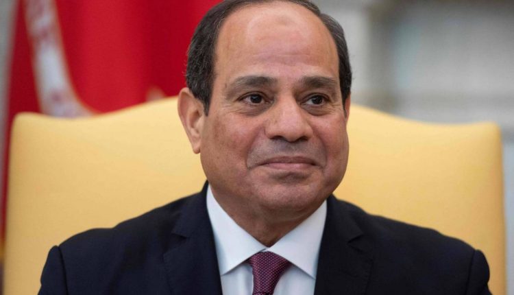 الرئيس السيسى يجتمع برئيس مجلس الوزراء ووزير المالية ونائبيه