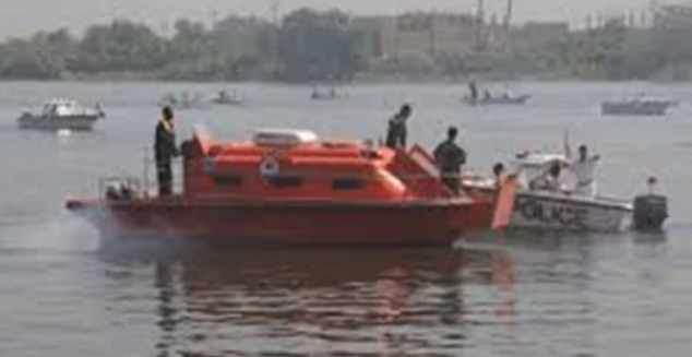 انتحار طالبة بالثانوي أعلى كوبري النيل بالمنيا