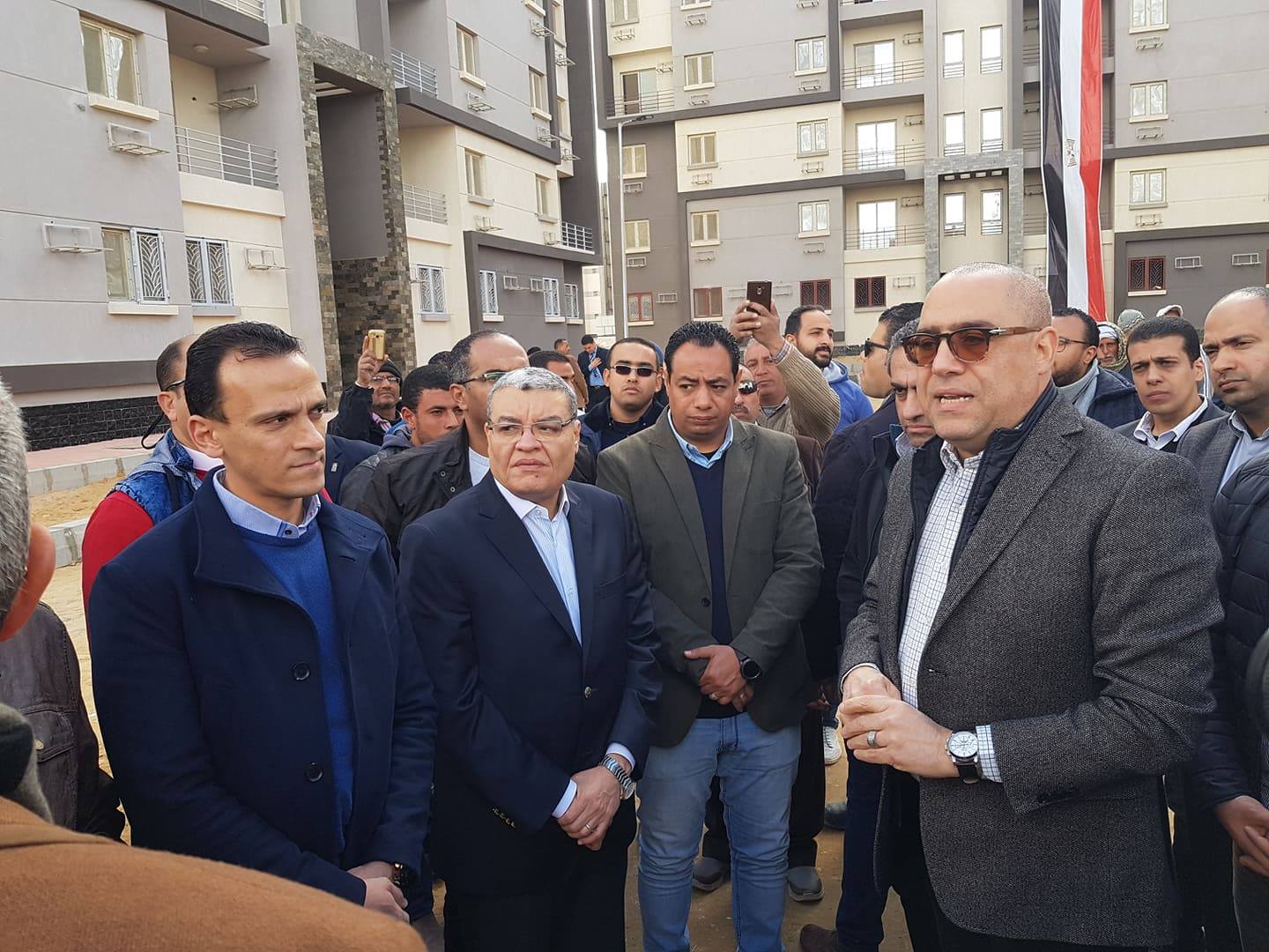 وزير الإسكان ومحافظ المنيا يتفقدان محطة معالجة الصرف الصحي ومشروع 