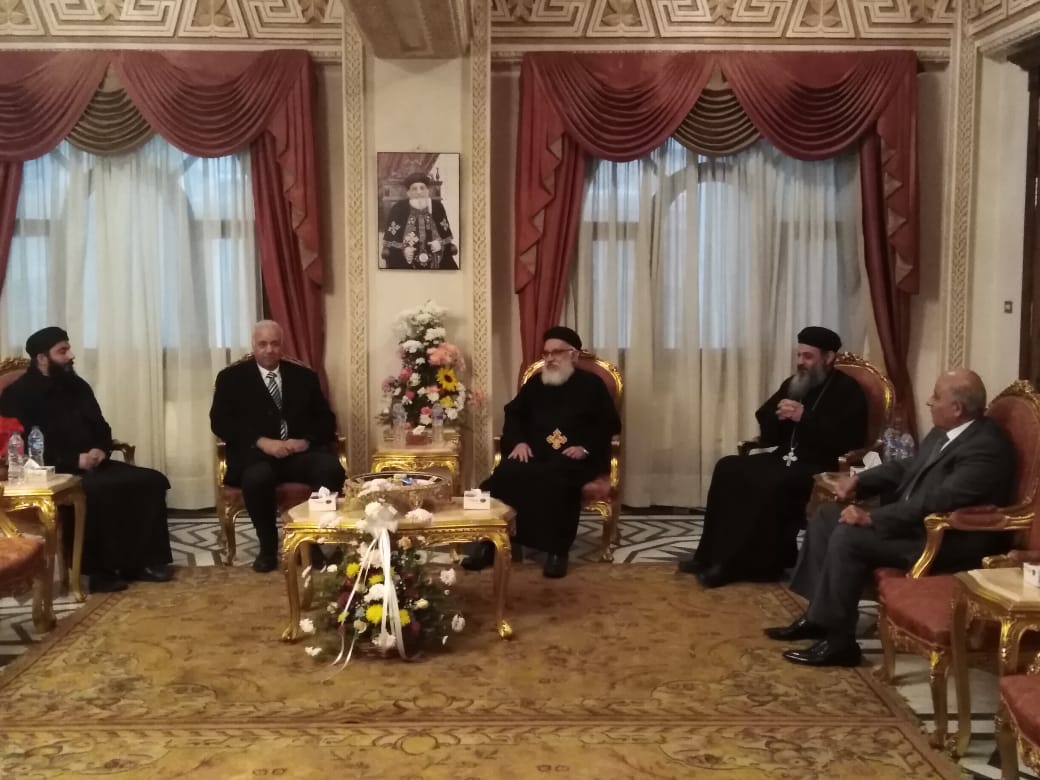 رئيس جامعة الإسكندرية يزور الكنيسة المرقسية للتهنئة بعيد الميلاد المجيد