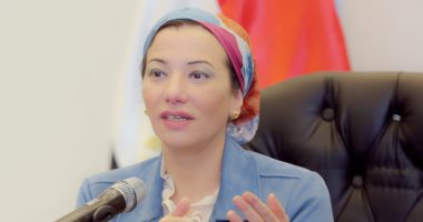 وزيرة البيئة تحذر المواطنين من إلقاء الموبايلات فى القمامة: مخلفات خطرة