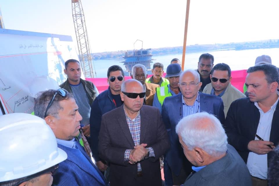 وزير النقل يتابع معدلات تنفيذ 3 محاور على النيل