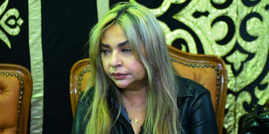 غادة نافع تتهم الوسط الفني بالجمود