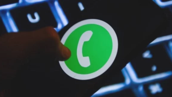 فيسبوك يتراجع عن خطة دمج الإعلانات فى WhatsApp