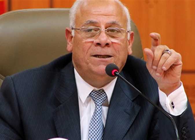 محافظ بورسعيد يهنئ رجال الشرطة بعيدهم