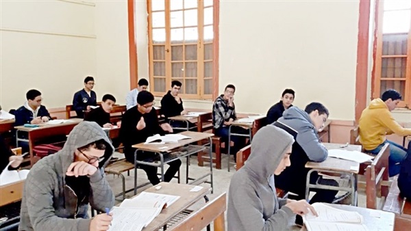 103 آلاف طالب يؤدون ثاني أيام امتحان الشهادة الإعدادية بالدقهلية
