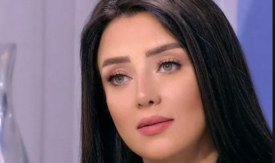 شاهد.. رضوى الشربينى تسخر من ابنتها