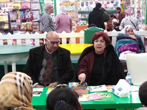 اقبال كثيف على معرض القاهرة الدولي للكتاب في يومه الثالث