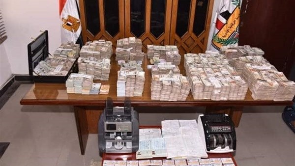 الرقابة الإدارية تضبط تشكيل عصابي تخصص فى النقد الأجنبي