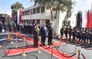 محافظ أسيوط يشارك في وضع إكليل من الزهور على النصب التذكاري لشهداء الشرطة