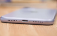 Apple تغير فتحة شحن iPhone إجباريا