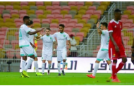 التعادل 1-1 يحسم الشوط الأول بين الأهلي والوحدة في السعودية