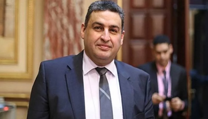 برلمانى يتقدم بطلب حول سياسة الحكومة بشأن ملف القمامة