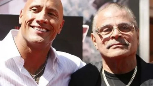وفاة والد دوين جونسون نجم Fast & Furious