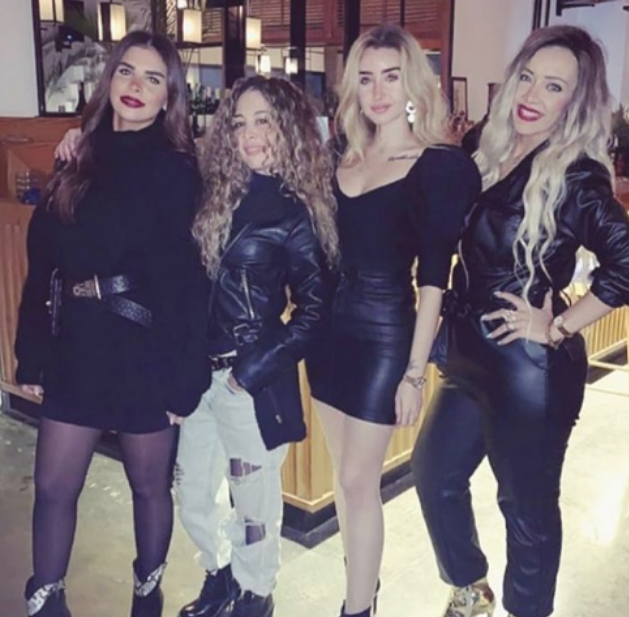 ايهما أجمل.. هنا الزاهد أم زوجة كريم فهمي