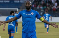 شيكابالا يرتدي قميصا يحمل اسم ابنه في مباراة الزمالك ومازيمبي