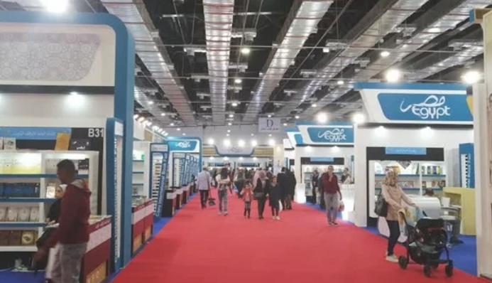 فيديو.. إقبال كبير بمعرض الكتاب لليوم الثالث على التوالي