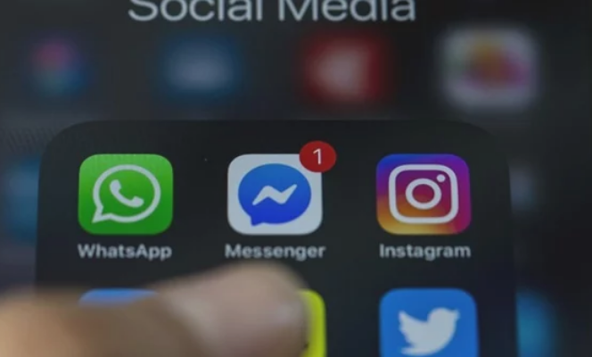 فيسبوك يجهز مفاجأة لأصحاب آيفون.. تعرف عليها
