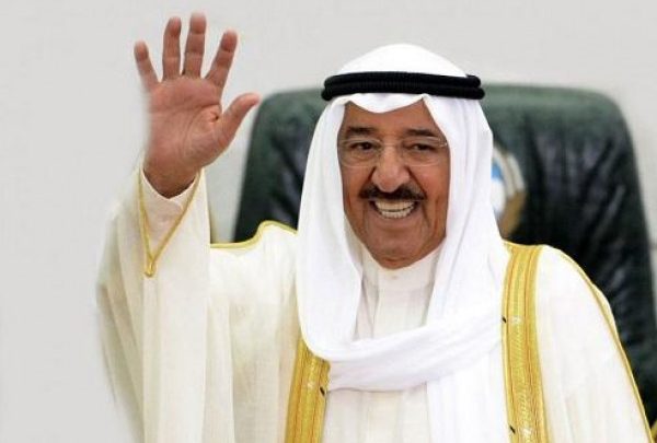 بحضور أمير الكويت .. رفع العلم للإحتفال بالأعياد الوطنية الثلاثاء
