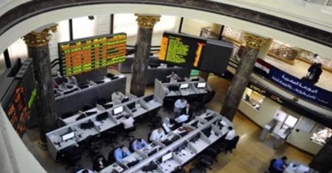 رغم مشتريات المصريين.. البورصة تنخفض 4.8% بختام تعاملات الأربعاء