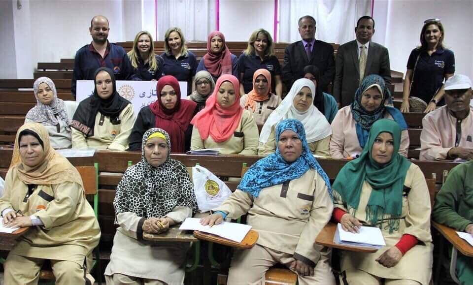 روتاري 6 أكتوبر لاند مارك ينظم دورات لمحو الأمية
