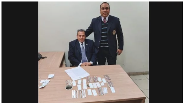 جمارك مطار القاهرة تحبط محاولة تهريب أقراص ومواد مخدرة