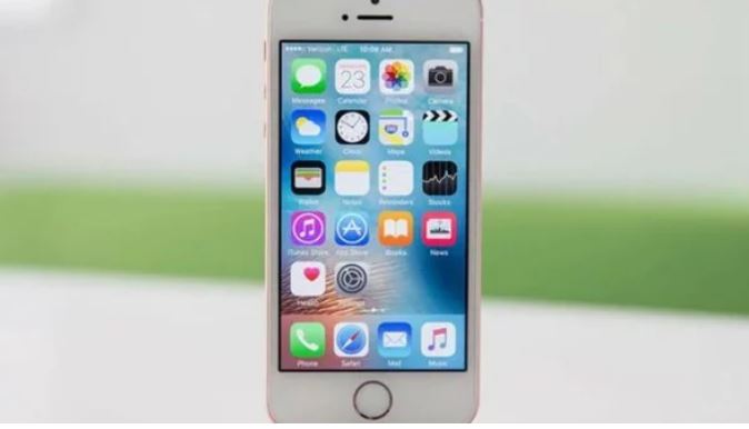 Apple تكشف عن آيفون رخيص الثمن فى مارس القادم