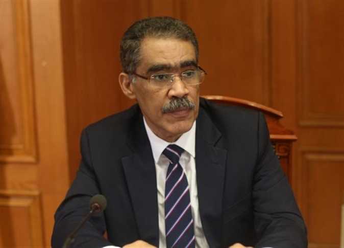 البرلمان يطالب 