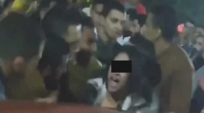 فتاة المنصورة ضحية التحرش تكشف كواليس الواقعة