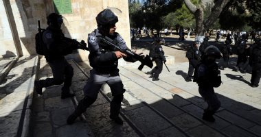 مقتل شاب فلسطينى وإصابة العشرات فى مواجهات مع قوات الاحتلال