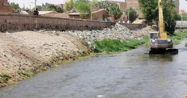 تنفذ 5 قرارات إزالة لمواسير صرف صحى على المصارف الزراعية غرب الدلتا