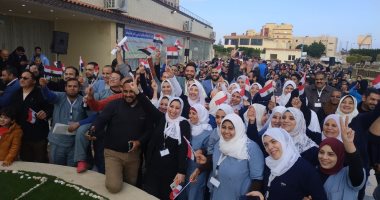 فرحة عارمة المصريين العائدين من الصين عقب فض الحجر الصحى بمطروح