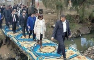 متابع ينتقد وزيرة الهجرة بسبب زيارة الغربية.. ورد قاس من نبيلة مكرم