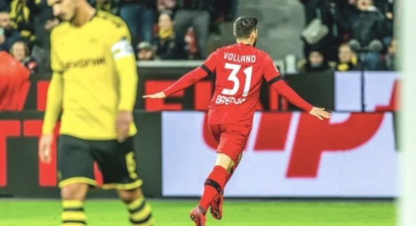 الدوري الألماني.. باير ليفركوزن يخطف 3 نقاط بصعوبة من بروسيا دورتموند