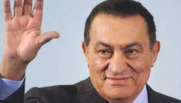 وفاة حسني مبارك .. أحمد فلوكس ناعيا الرئيس الأسبق: خدم الوطن مقاتلا وحكمه رئيسا
