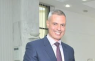 رئيس الشركة القابضة يتقفد مواقع الصيانة بمصر للطيران