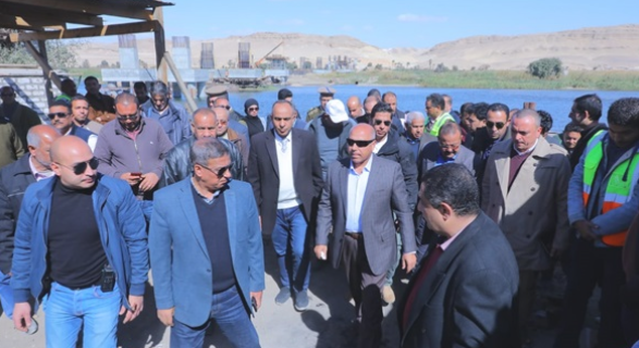وزير النقل يتابع معدلات تنفيذ محوري ديروط وسمالوط على النيل