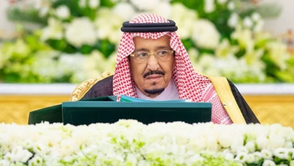 في ذكرى ميلاده.. خادم الحرمين يكافئ السديس بأمر ملكي.. تعرف عليه