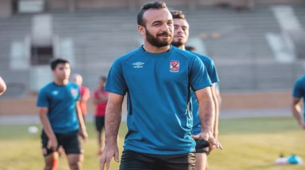 لاعب الأهلي يثير الجدل بالتواجد في لقاء إنبي والمقاولون العرب | تفاصيل