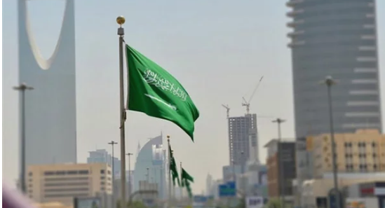 السعودية توضح حقيقة إلغاء نظام الكفيل للوافدين