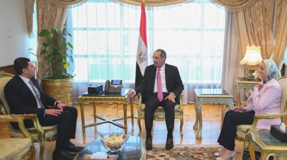 وزير الاتصالات يبحث مشروعات ميكنة خدمات الهيئة العامة للاستثمار والمناطق الحرة
