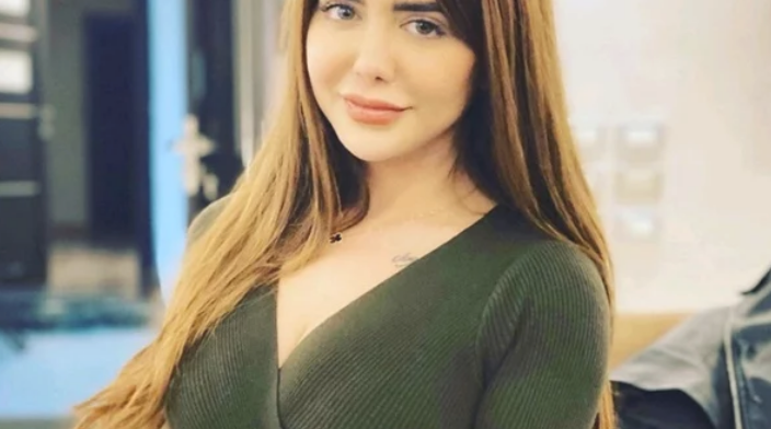 بلوفر زيتى.. رانيا ملاح تتألق بإطلالة أنيقة تبرز جمال أنوثتها
