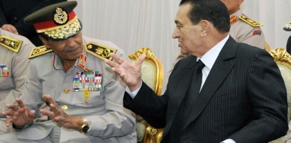 شاهد.. المشير طنطاوي يعني حسني مبارك