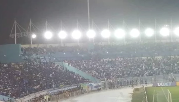 ملعب الجوهرة الزرقاء يمتلئ بجماهير الهلال قبل مباراة الأهلي
