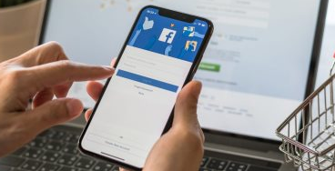أكثر من 100 منظمة تحث فيس بوك على وقف خطط تشفير واتس وانستجرام