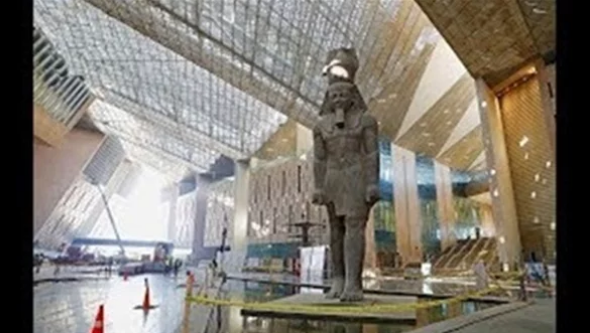 سنبهر العالم.. وزير السياحة والآثار يكشف موعد افتتاح المتحف الكبير