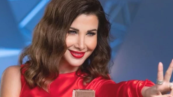 أحلى رفيق.. نانسي عجرم في أحضان صديقها.. شاهد
