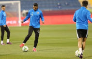 السوبر الأفريقي.. نزول لاعبي الزمالك أرض الملعب بهتافات الجماهير