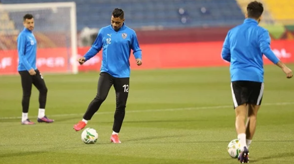 السوبر الأفريقي.. نزول لاعبي الزمالك أرض الملعب بهتافات الجماهير