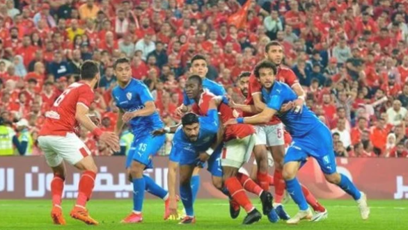 الزمالك يعلن مفاجأة عن موقفه حال إقامة مباراة القمة في موعدها
